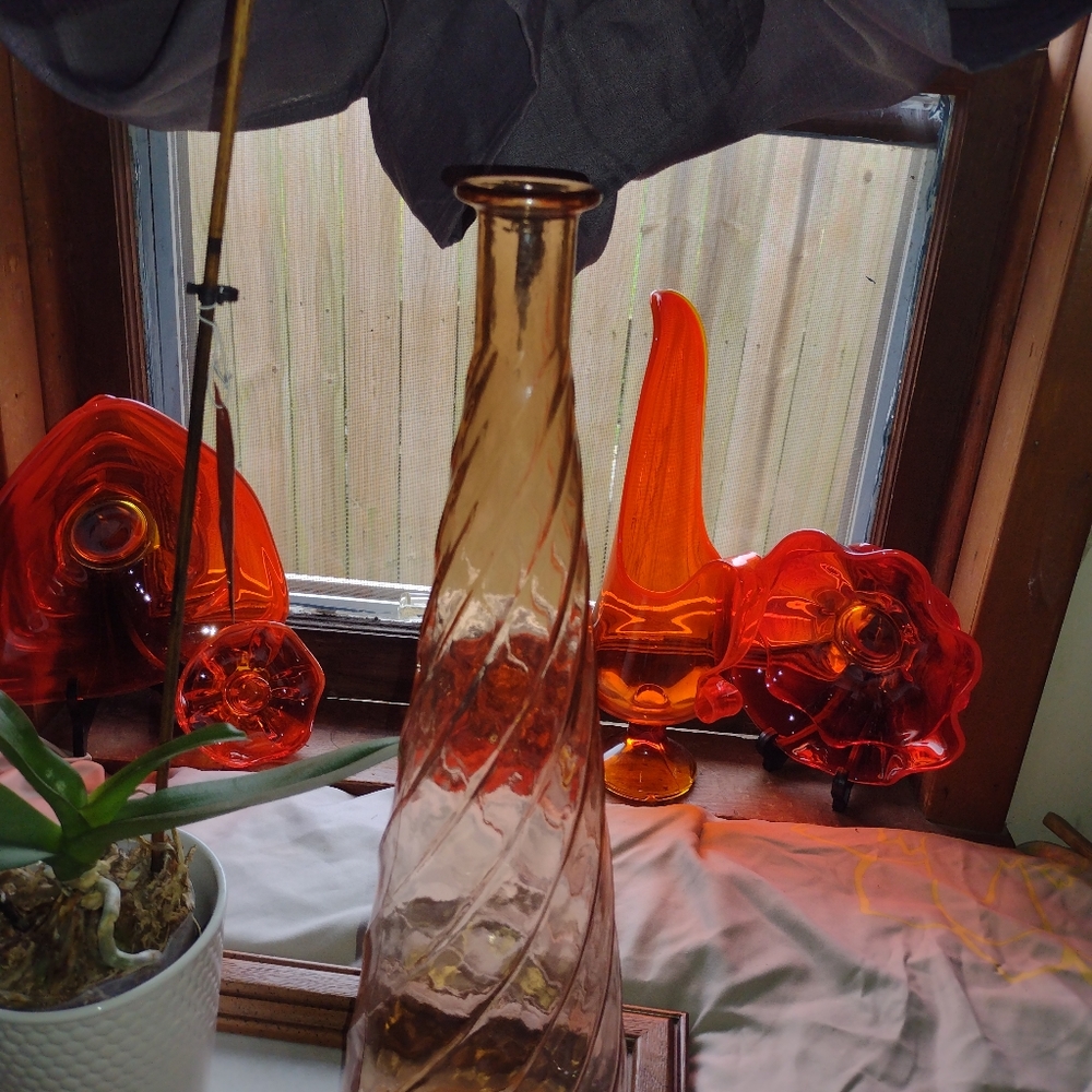 Blush pink twist / swirl decanter, genie bottle